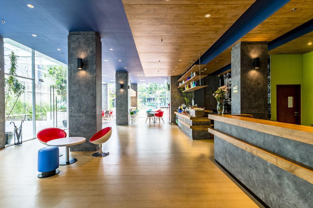 Deka Hotel Surabaya Hr Muhammad Eksteriør bilde