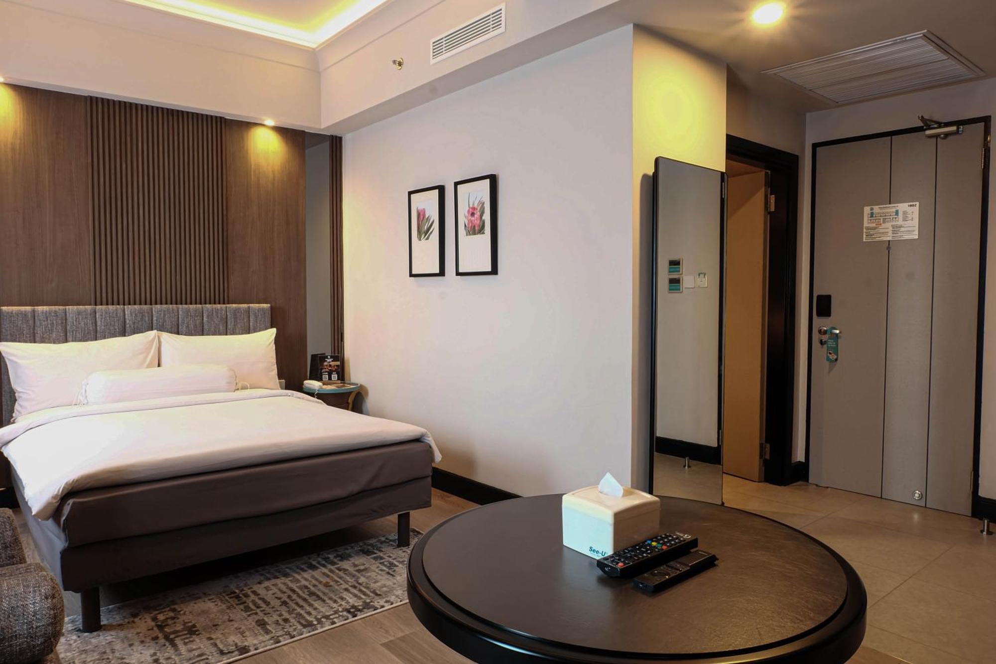 Deka Hotel Surabaya Hr Muhammad Eksteriør bilde