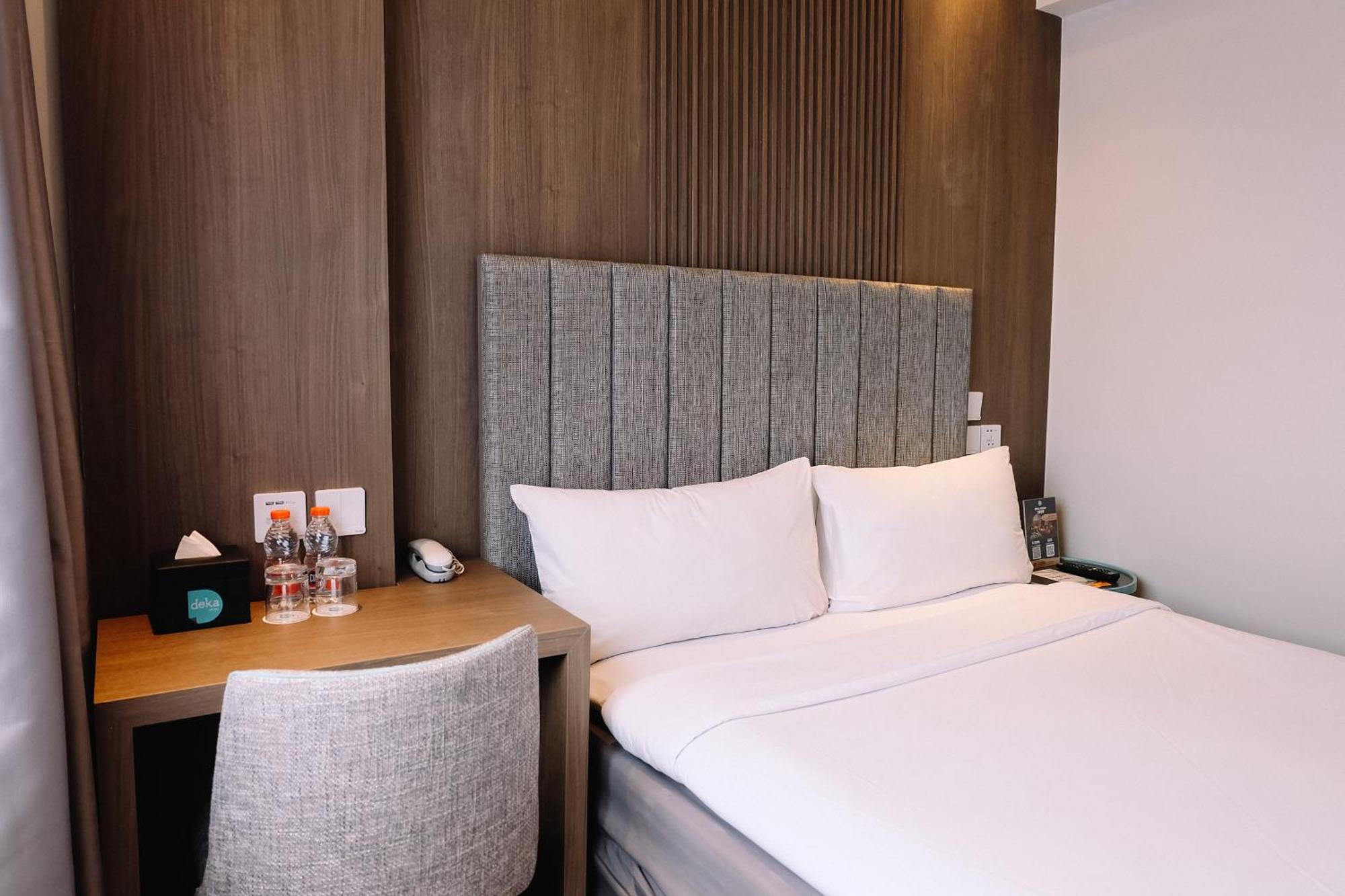 Deka Hotel Surabaya Hr Muhammad Eksteriør bilde