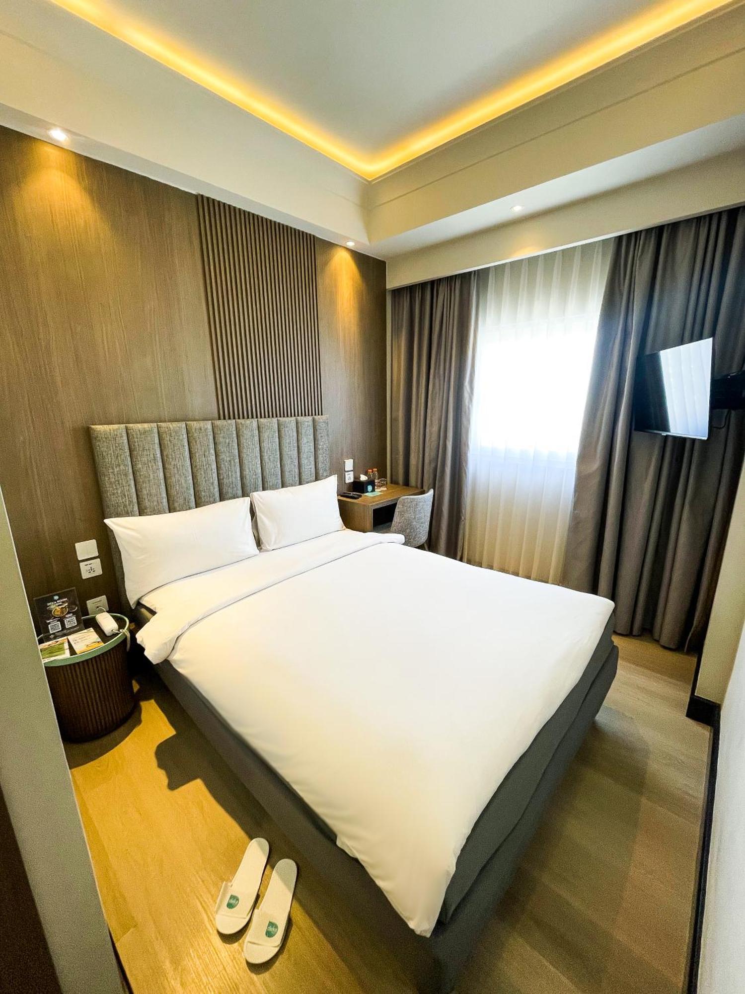Deka Hotel Surabaya Hr Muhammad Eksteriør bilde