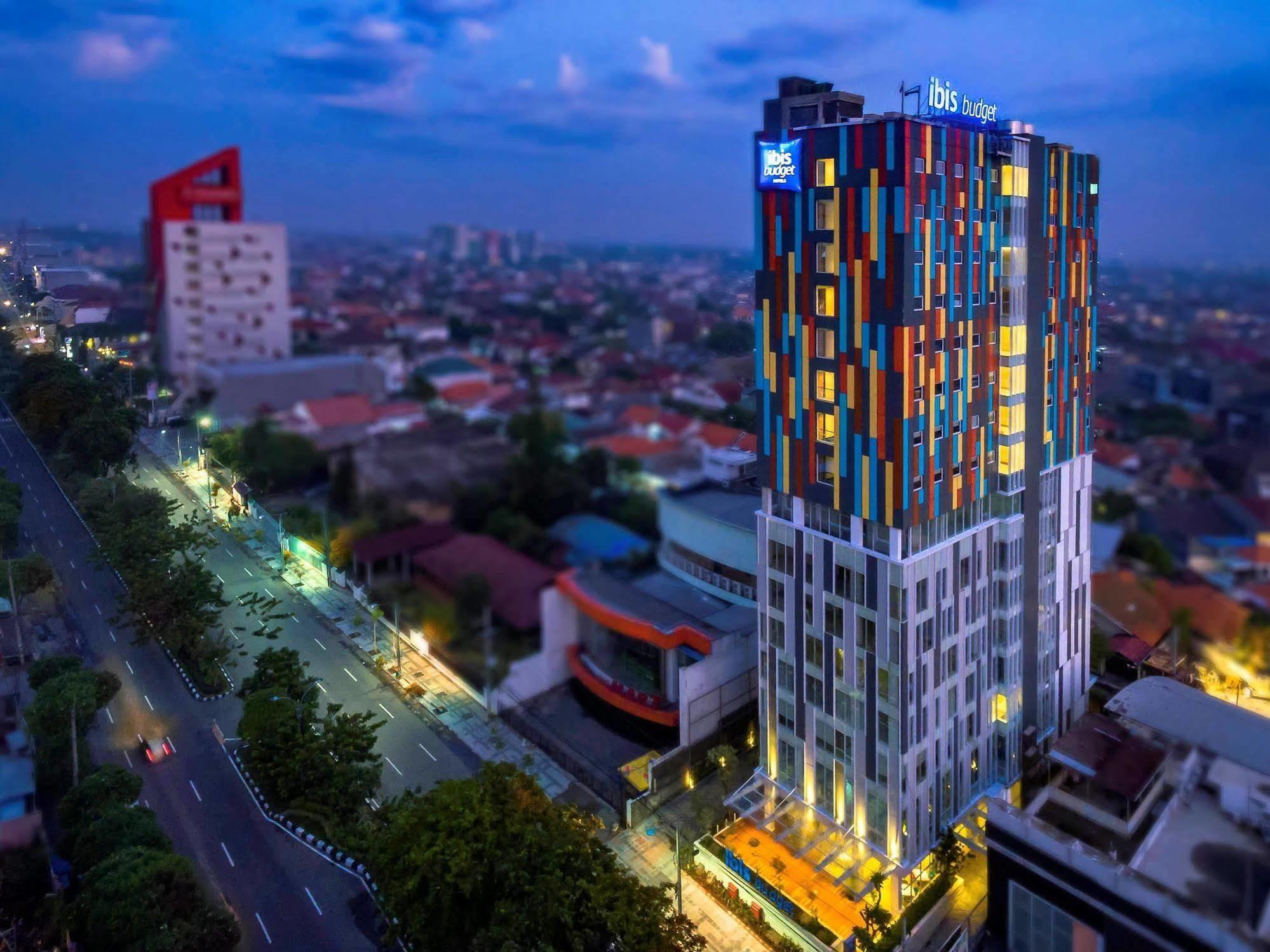 Deka Hotel Surabaya Hr Muhammad Eksteriør bilde