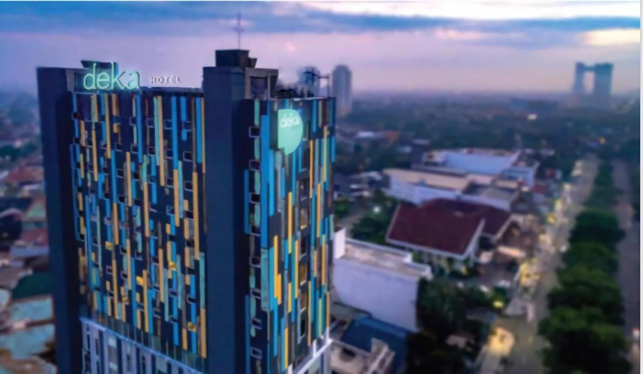 Deka Hotel Surabaya Hr Muhammad Eksteriør bilde
