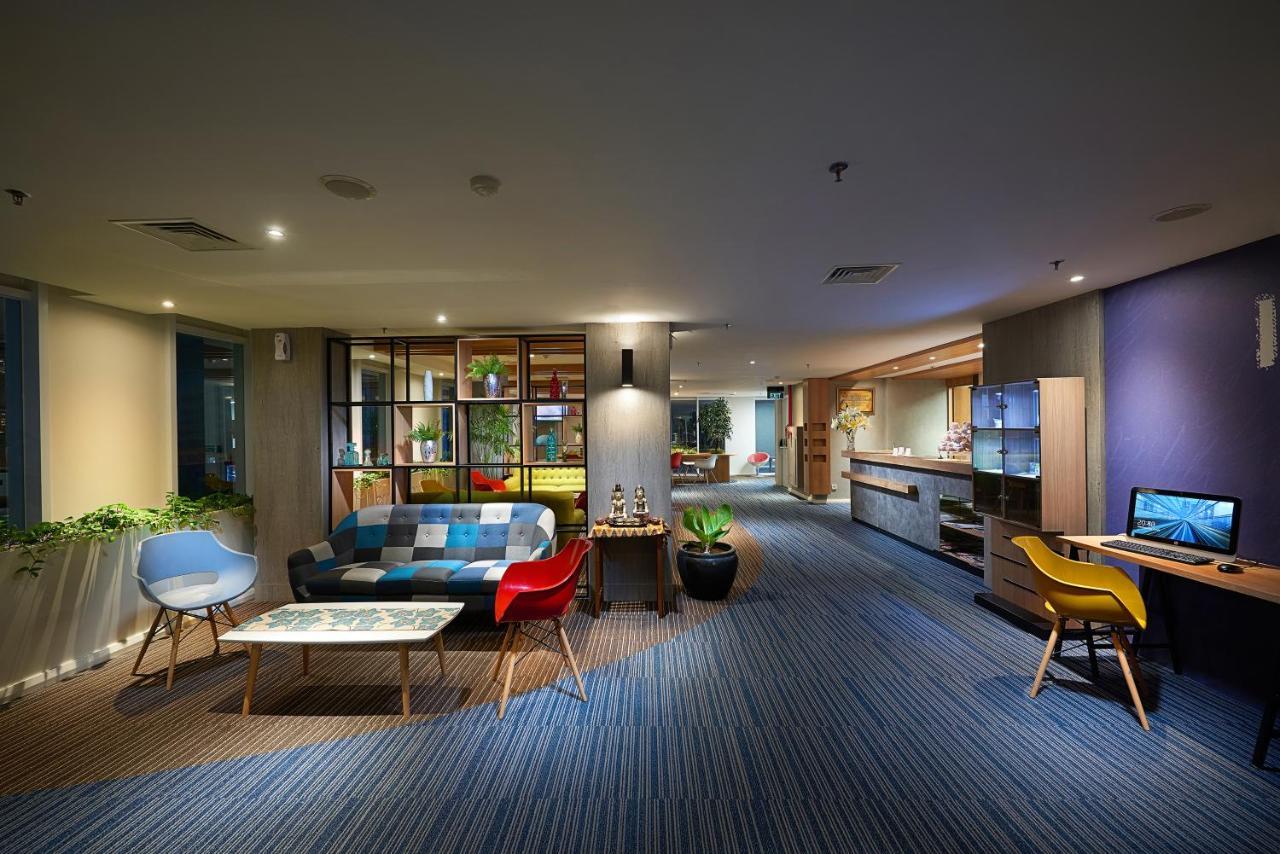 Deka Hotel Surabaya Hr Muhammad Eksteriør bilde